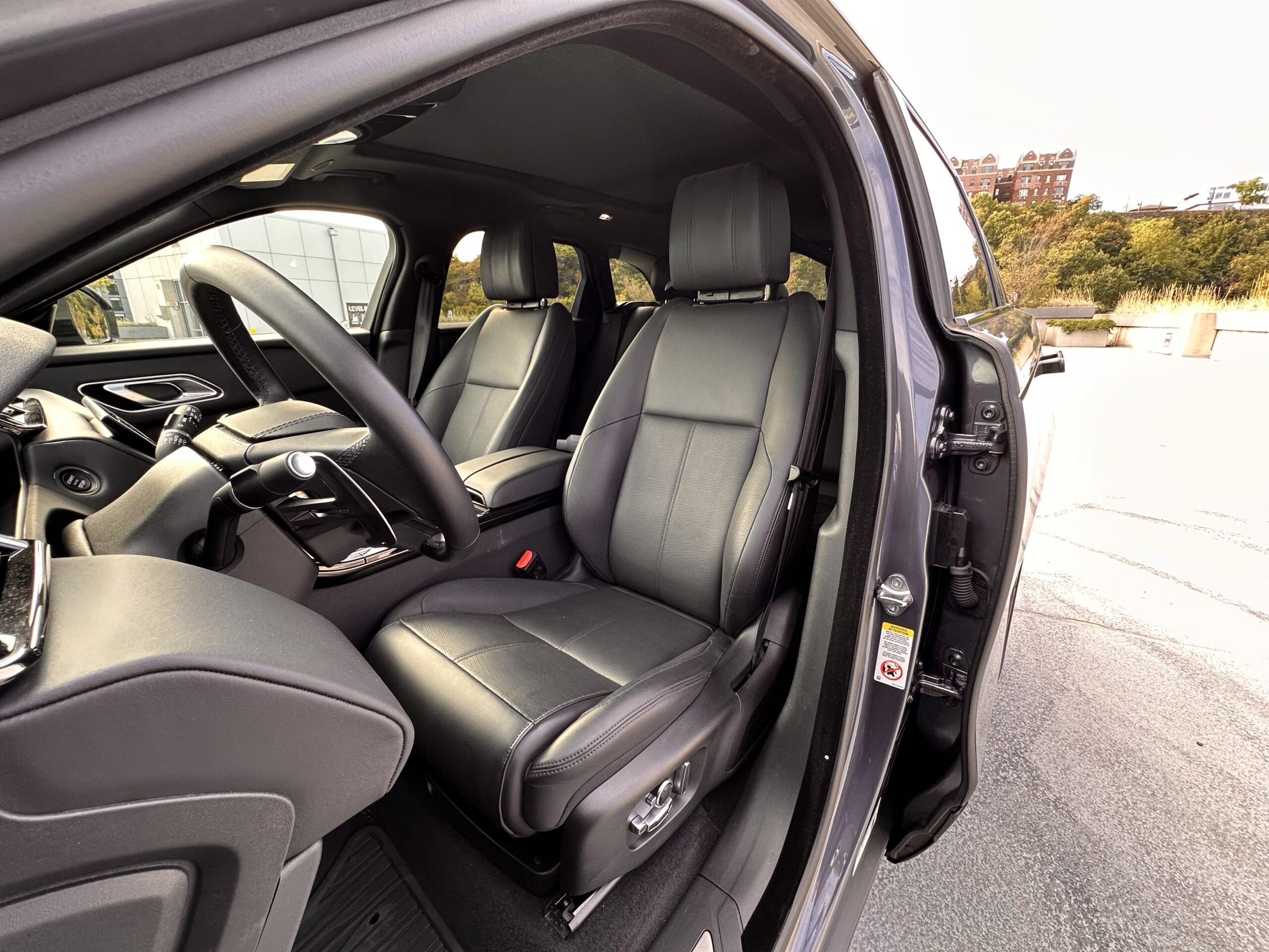 Land Rover Range Rover Velar 2024 - Image 8