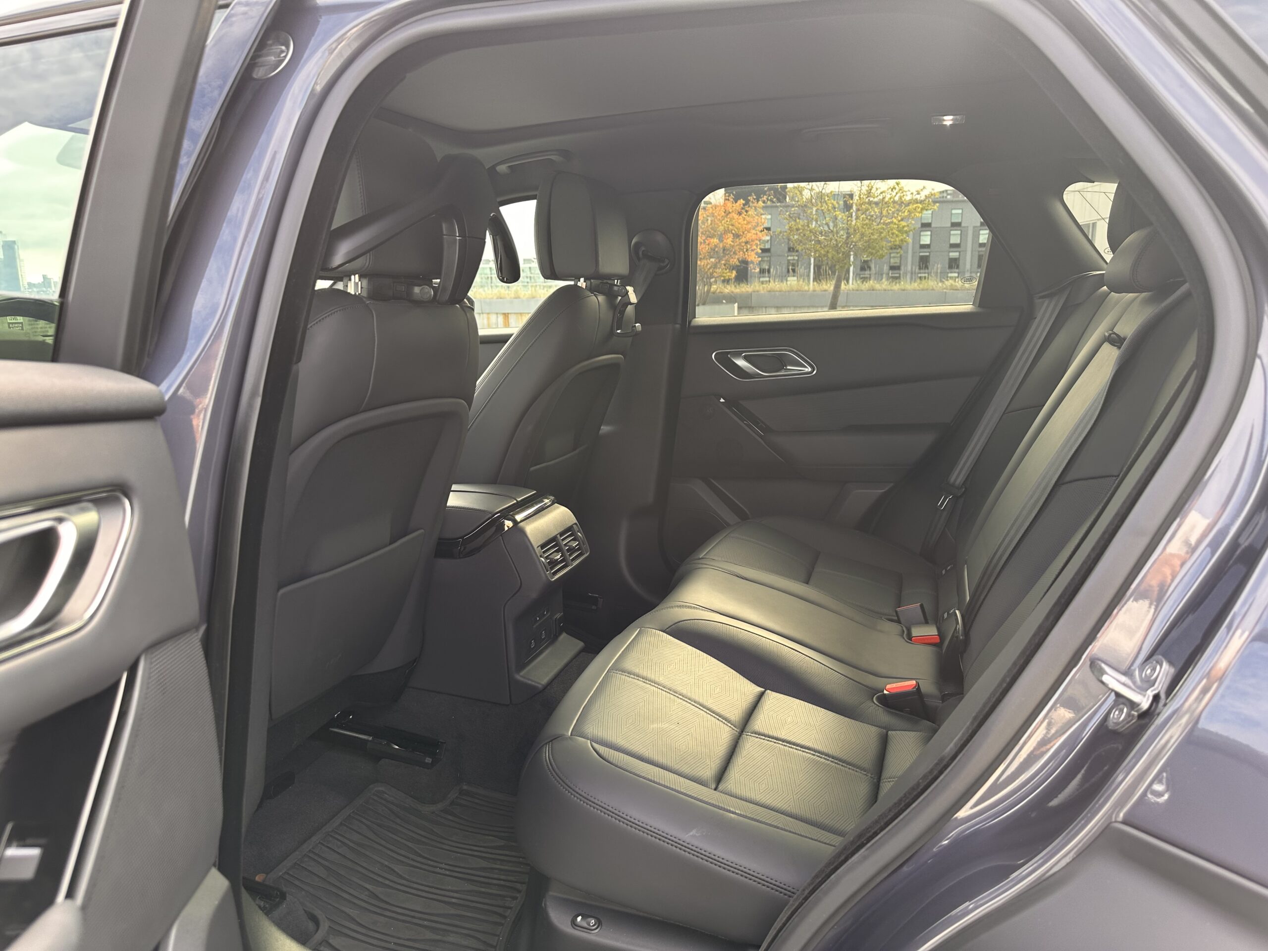 Land Rover Range Rover Velar 2024 - Image 9