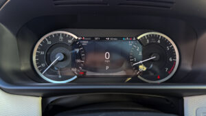 Land Rover Discovery 2023 - Image 6