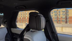 Land Rover Discovery 2023 - Image 8